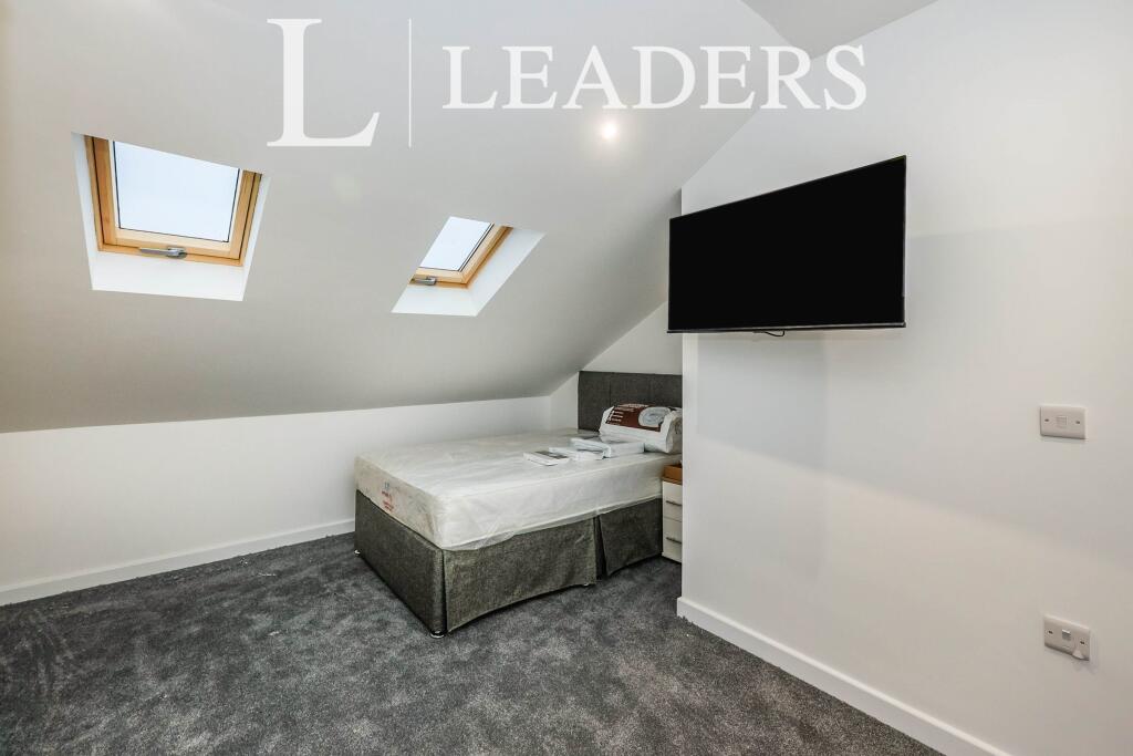 1 bed Mid Terraced House for rent in Portsmouth. From Leaders Sales - Portsmouth