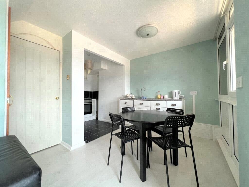 3 bed 1st Floor Flat for rent in Portsmouth. From Leaders Sales - Portsmouth