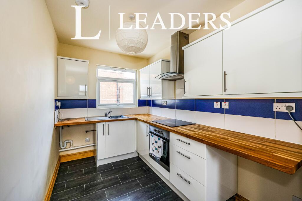 1 bed 1st Floor Flat for rent in Portsmouth. From Leaders Sales - Portsmouth