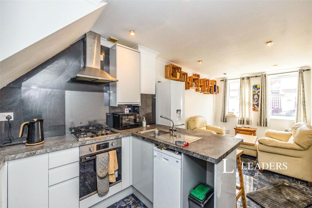 2 bed 1st Floor Flat for rent in Portsmouth. From Leaders Sales - Portsmouth