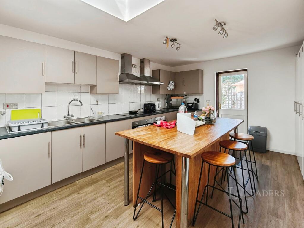 4 bed House Share for rent in Portsmouth. From Leaders Sales - Portsmouth