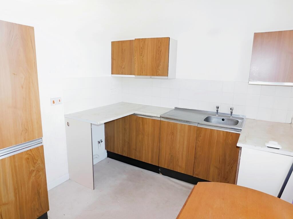 1 bed 1st Floor Flat for rent in Portsmouth. From Leaders Sales - Portsmouth
