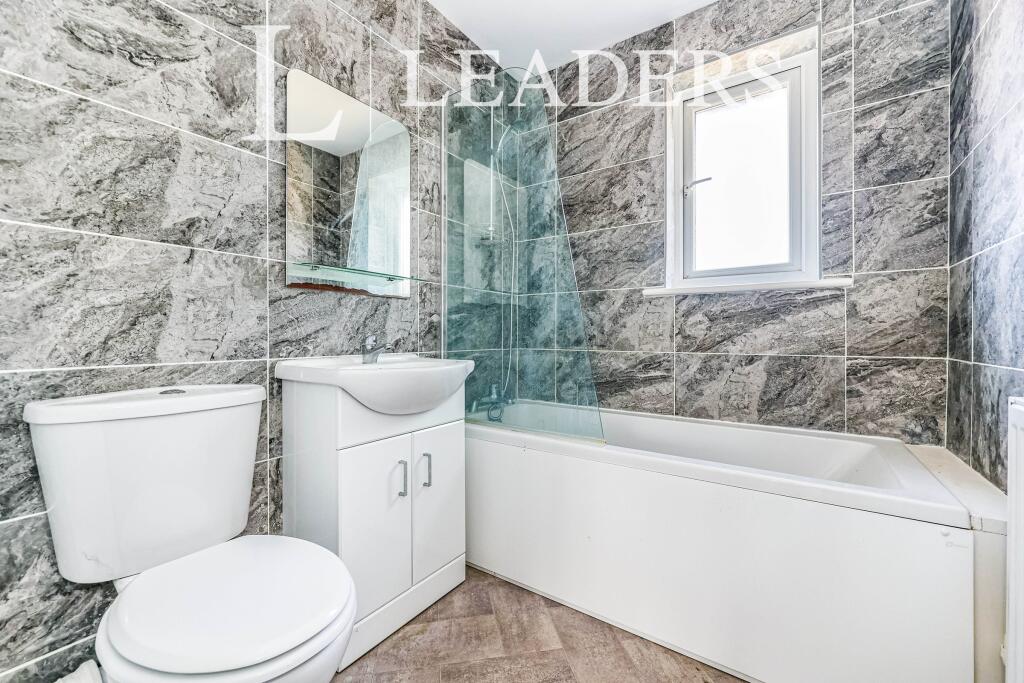 2 bed Mid Terraced House for rent in Portsmouth. From Leaders Sales - Portsmouth 2 bed Mid Terraced House for rent in Portsmouth. From Leaders Sales - Portsmouth