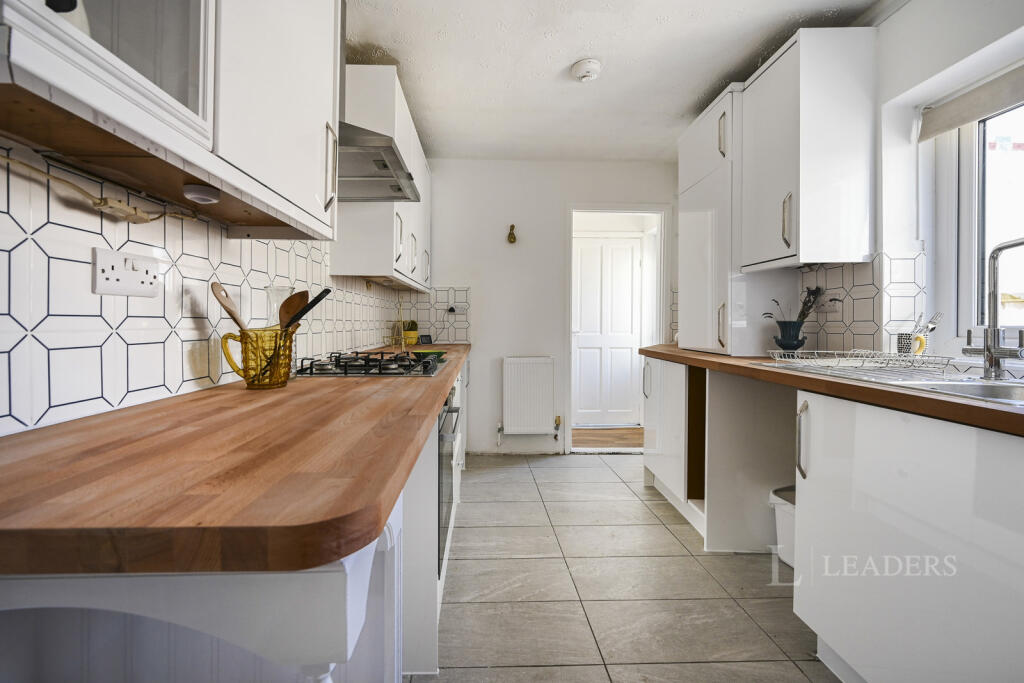 2 bed Mid Terraced House for rent in Portsmouth. From Leaders Sales - Portsmouth 2 bed Mid Terraced House for rent in Portsmouth. From Leaders Sales - Portsmouth