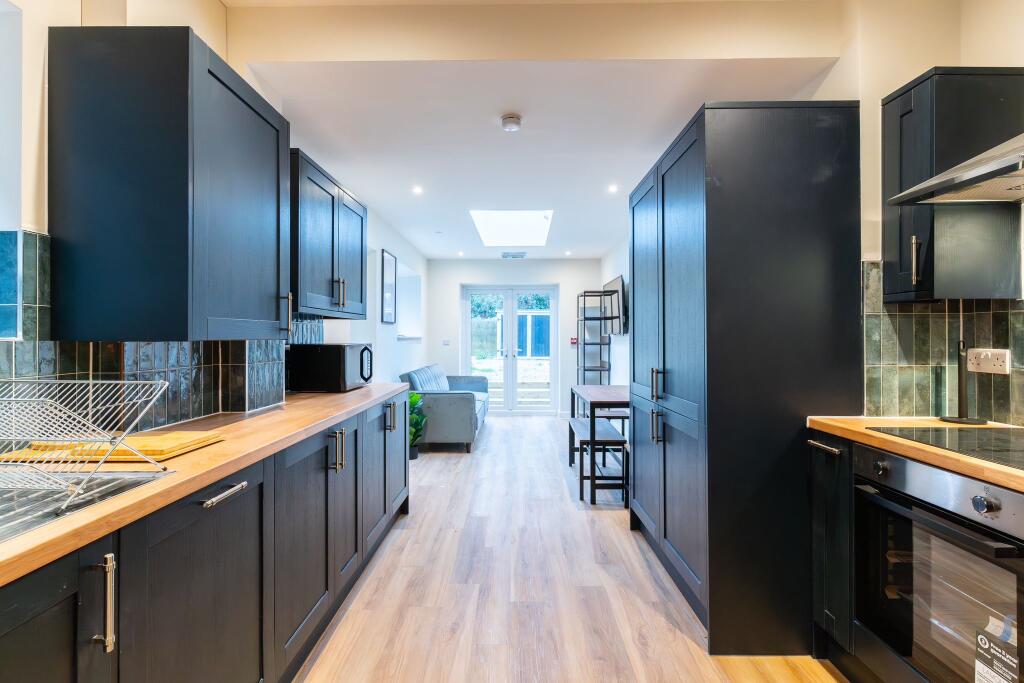 1 bed Detached for rent in Portsmouth. From Leaders Sales - Portsmouth