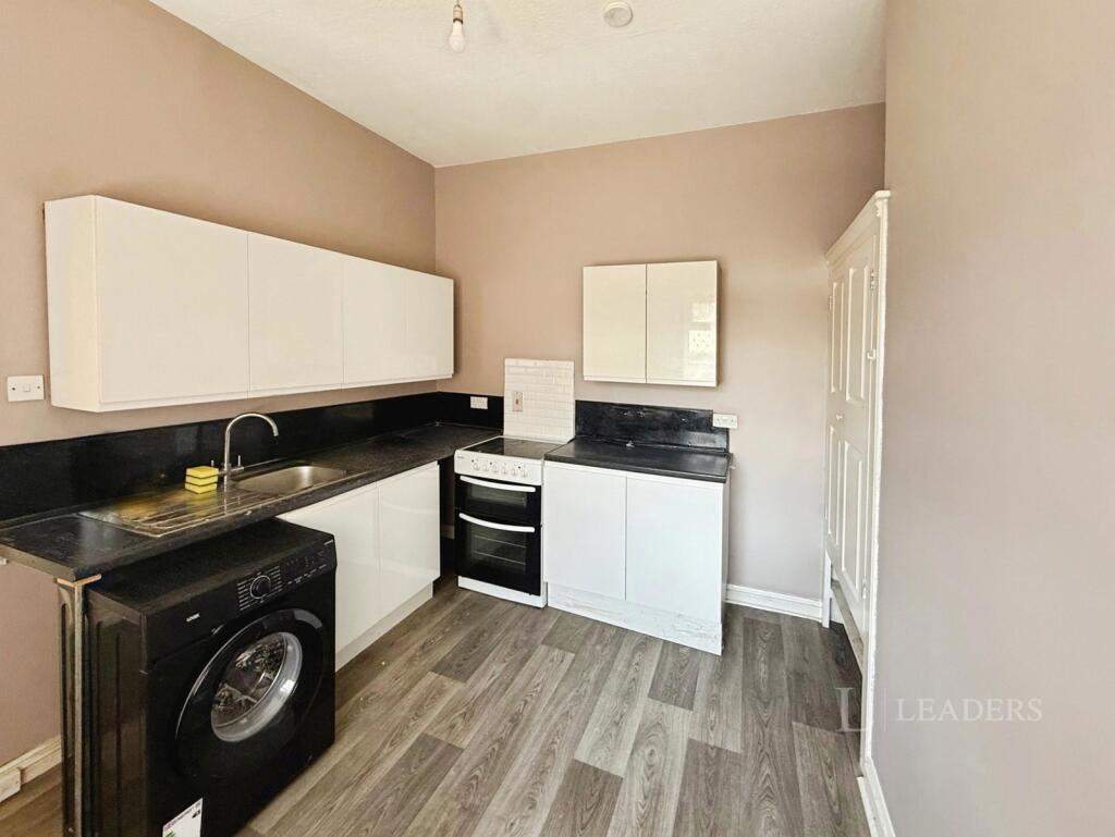 3 bed 1st Floor Flat for rent in Portsmouth. From Leaders Sales - Portsmouth 3 bed 1st Floor Flat for rent in Portsmouth. From Leaders Sales - Portsmouth