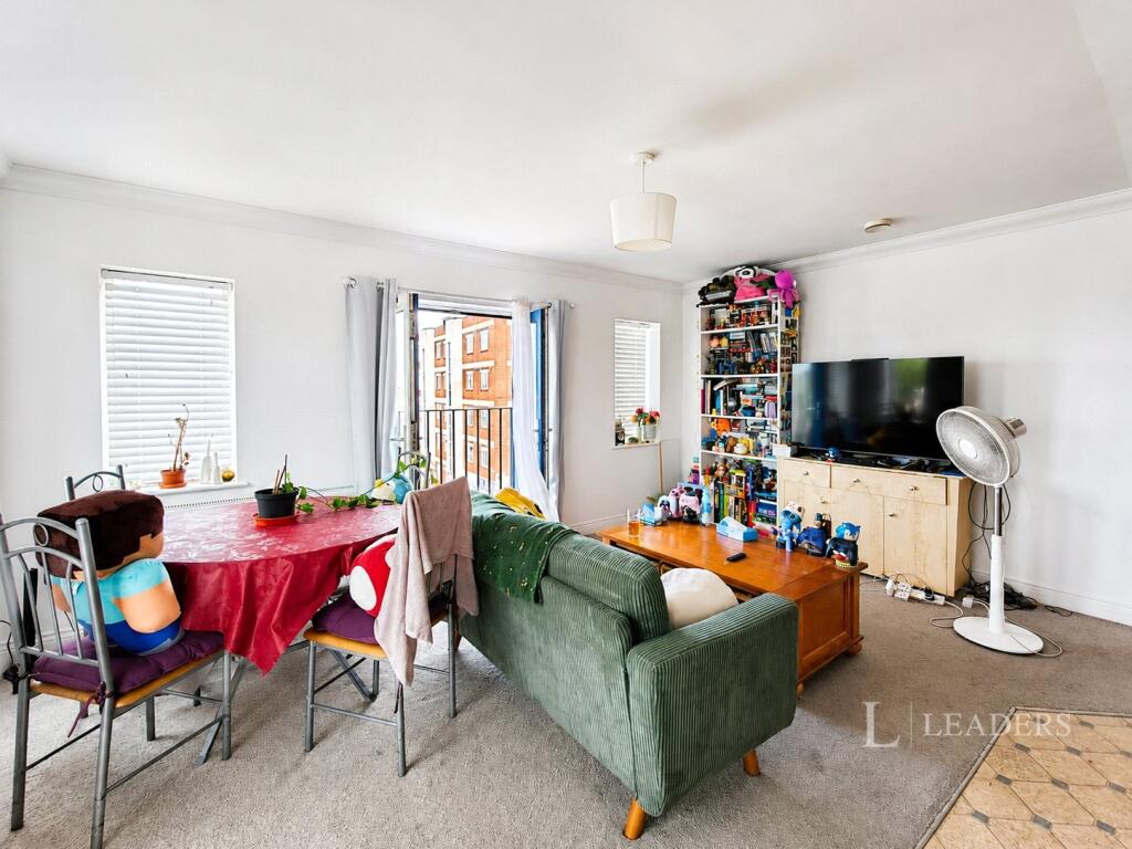 2 bed 1st Floor Flat for rent in Portsmouth. From Leaders Sales - Portsmouth