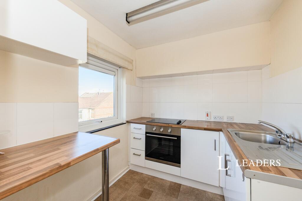 4 bed Studio for rent in Portsmouth. From Leaders Sales - Portsmouth