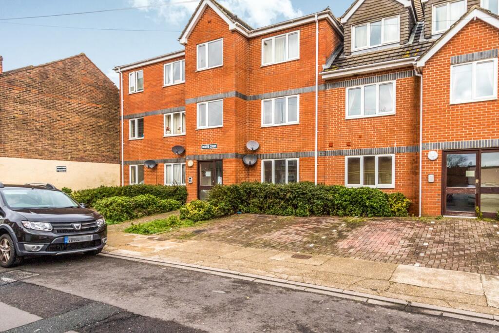 1 bed 1st Floor Flat for rent in Portsmouth. From Leaders Sales - Portsmouth