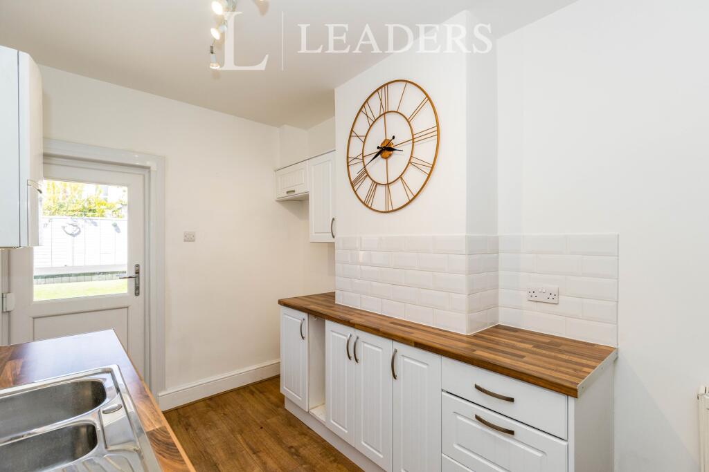 2 bed Mid Terraced House for rent in Portsmouth. From Leaders Sales - Portsmouth