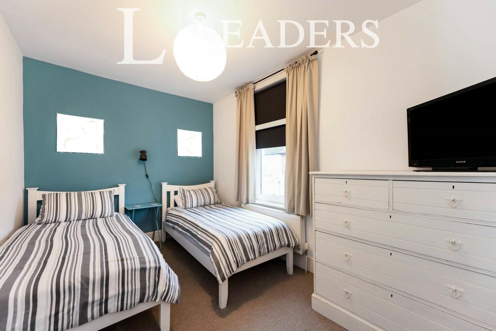 4 bed End Terraced House for rent in Portsmouth. From Leaders - Southsea