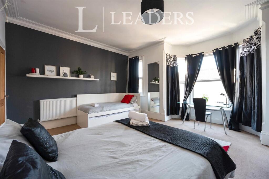 6 bed Mid Terraced House for rent in Portsmouth. From Leaders Lettings - Southsea