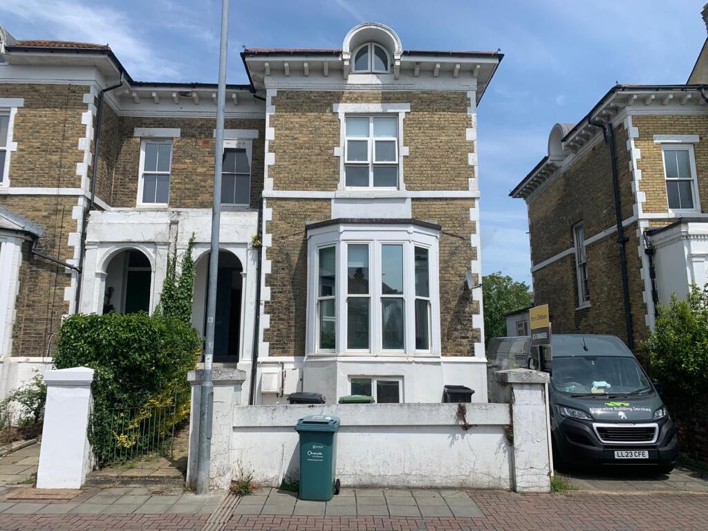2 bed 1st Floor Flat for rent in Portsmouth. From Leaders Lettings - Southsea 2 bed 1st Floor Flat for rent in Portsmouth. From Leaders Lettings - Southsea