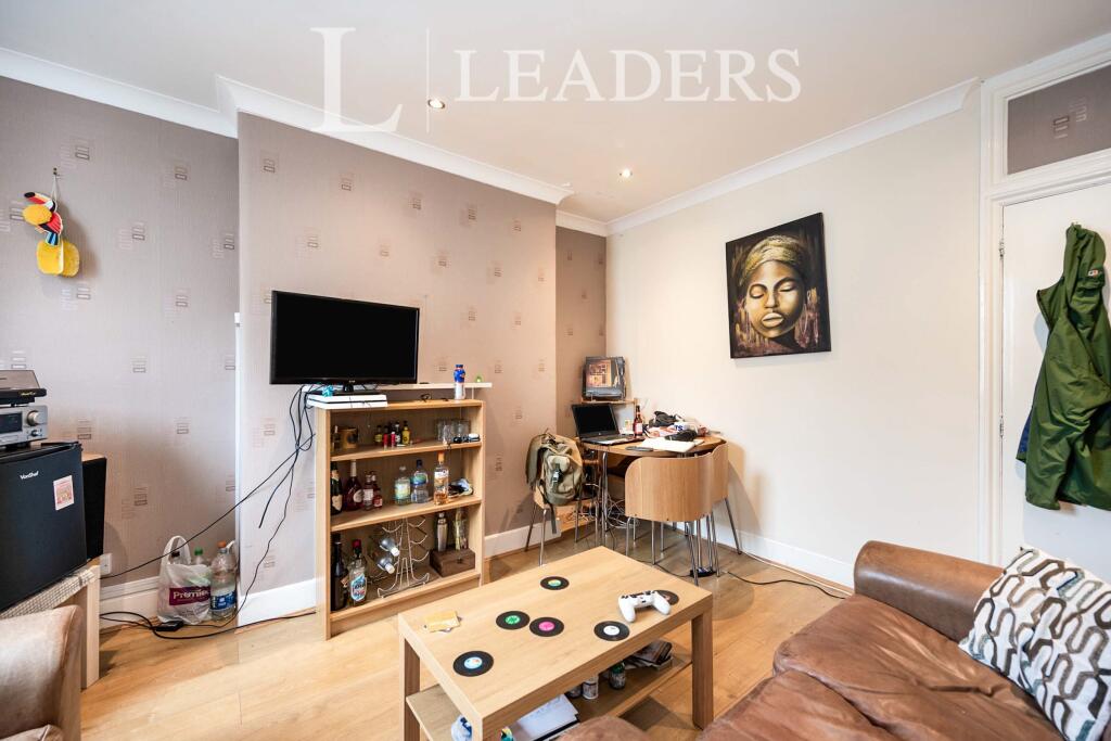 4 bed 1st Floor Flat for rent in Portsmouth. From Leaders Lettings - Southsea