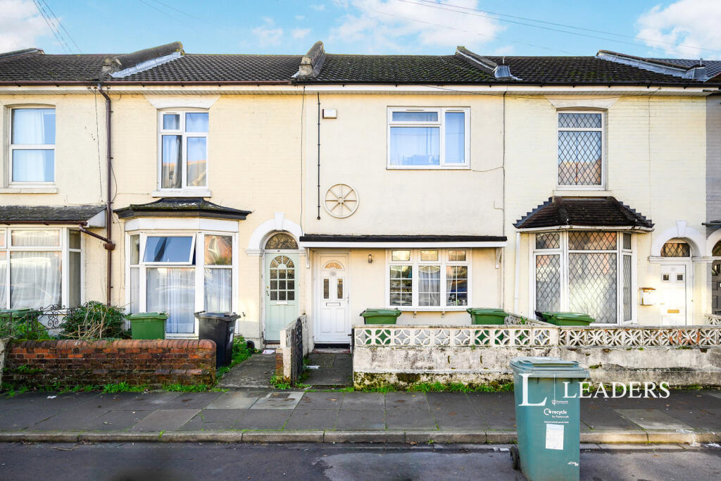 5 bed Mid Terraced House for rent in Portsmouth. From Leaders Lettings - Southsea