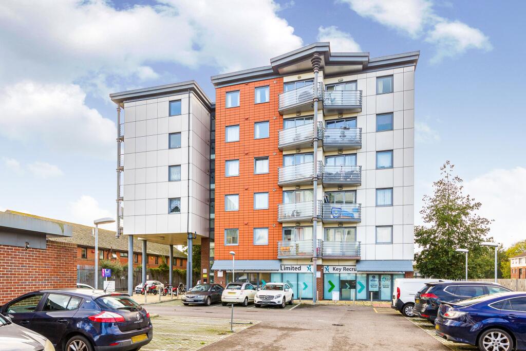 2 bed 1st Floor Flat for rent in Portsmouth. From Leaders Lettings - Southsea