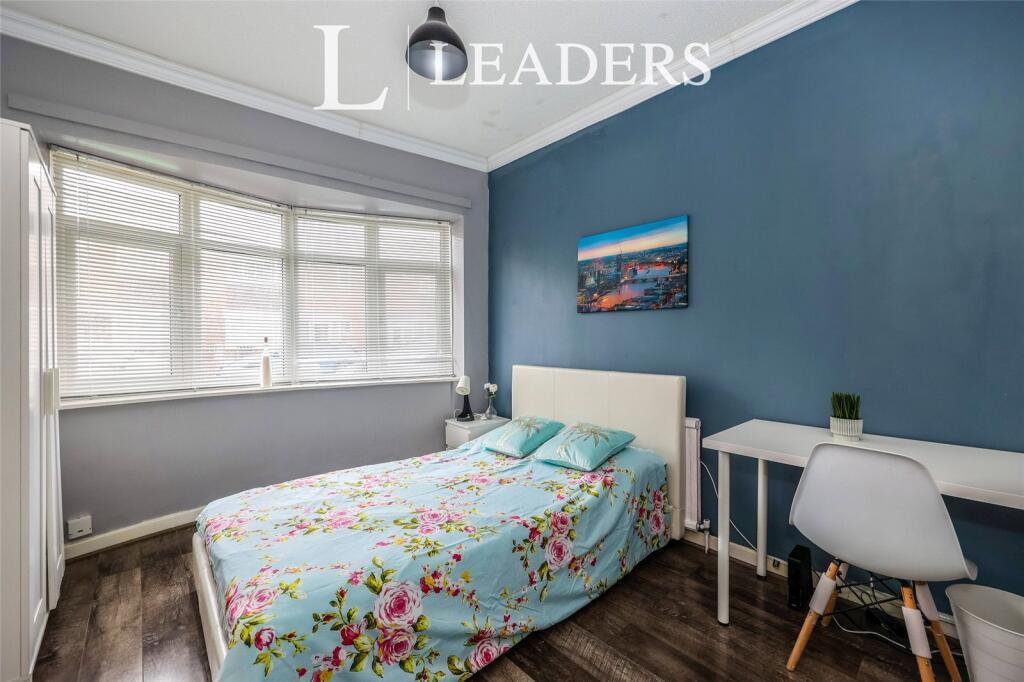 5 bed Mid Terraced House for rent in Portsmouth. From Leaders Lettings - Southsea