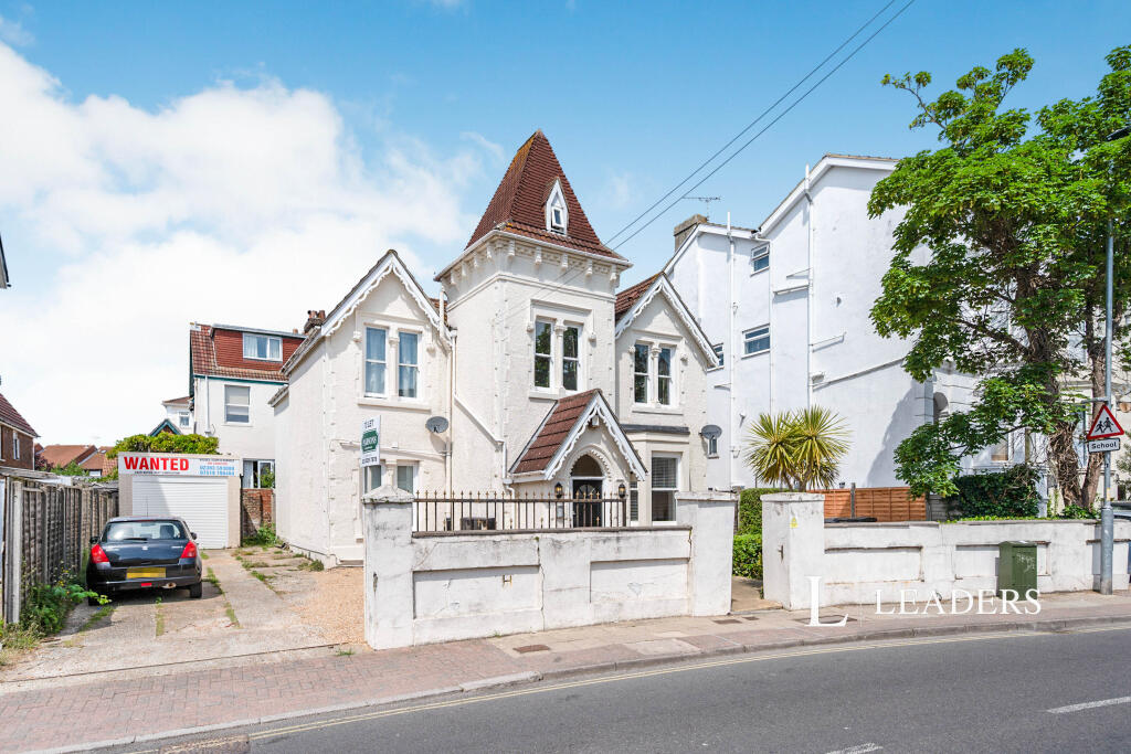 2 bed 1st Floor Flat for rent in Portsmouth. From Leaders Lettings - Southsea