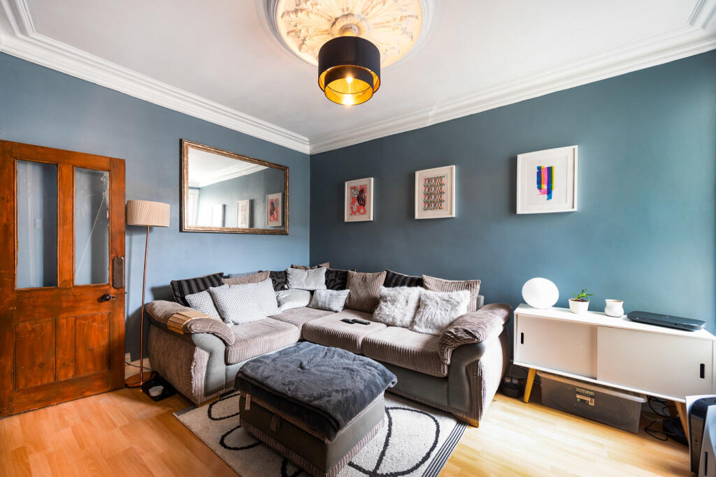 3 bed Mid Terraced House for rent in Portsmouth. From Leaders Lettings - Southsea