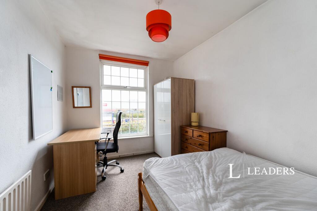 2 bed Mid Terraced House for rent in Portsmouth. From Leaders Lettings - Southsea 2 bed Mid Terraced House for rent in Portsmouth. From Leaders Lettings - Southsea