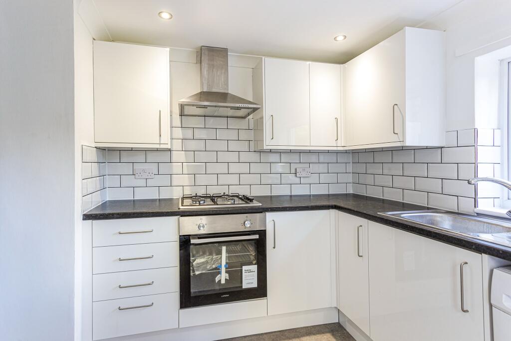 2 bed 1st Floor Flat for rent in Portsmouth. From Leaders Lettings - Southsea 2 bed 1st Floor Flat for rent in Portsmouth. From Leaders Lettings - Southsea