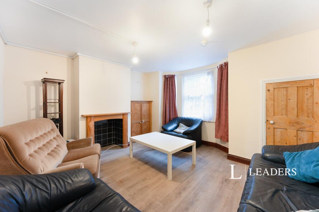 5 bed Detached for rent in Portsmouth. From Leaders Lettings - Southsea 5 bed Detached for rent in Portsmouth. From Leaders Lettings - Southsea