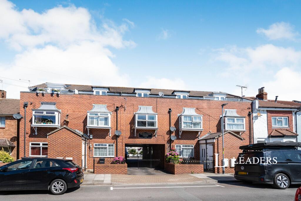2 bed 1st Floor Flat for rent in Portsmouth. From Leaders Lettings - Southsea