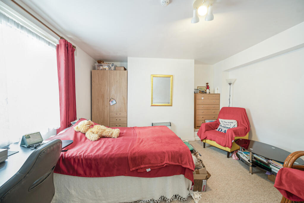4 bed Studio for rent in Portsmouth. From Leaders Lettings - Southsea