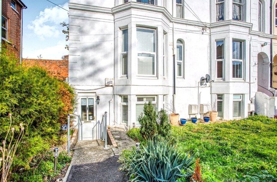 1 bed 1st Floor Flat for rent in Portsmouth. From Leaders Lettings - Southsea