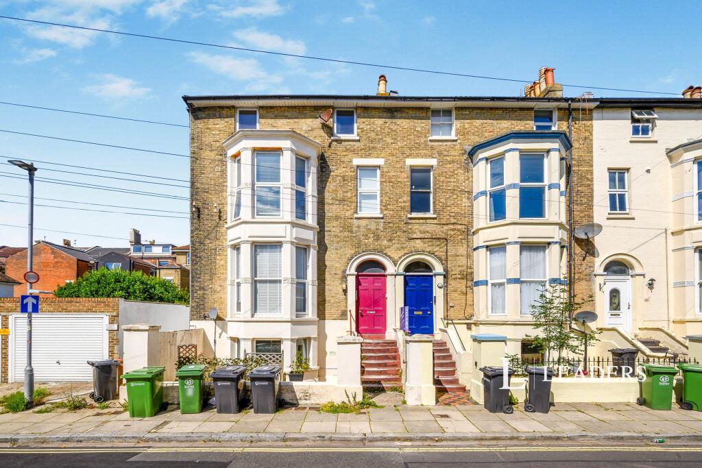 2 bed 1st Floor Flat for rent in Portsmouth. From Leaders Lettings - Southsea 2 bed 1st Floor Flat for rent in Portsmouth. From Leaders Lettings - Southsea
