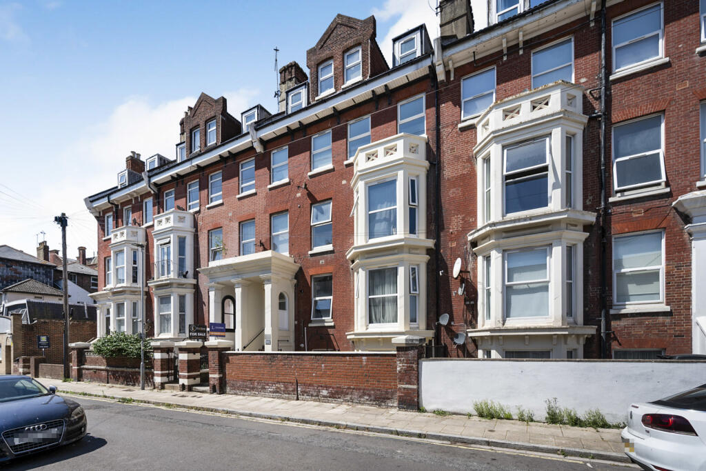 2 bed 1st Floor Flat for rent in Portsmouth. From Leaders Lettings - Southsea 2 bed 1st Floor Flat for rent in Portsmouth. From Leaders Lettings - Southsea