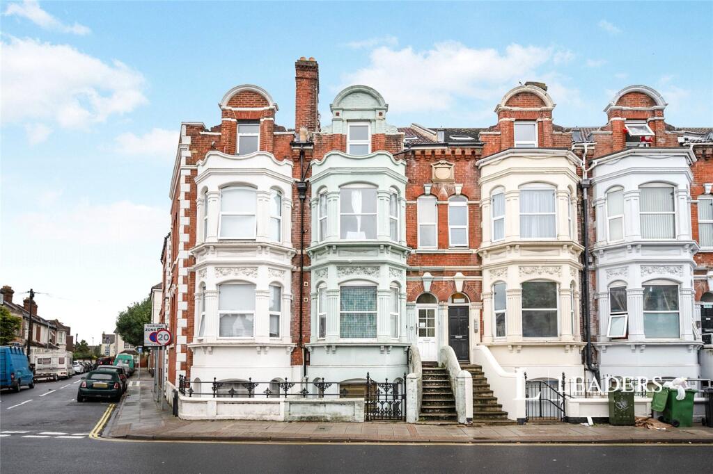 4 bed Studio for rent in Portsmouth. From Leaders Lettings - Southsea