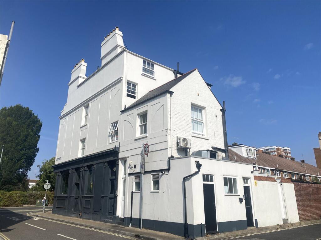 4 bed 1st Floor Flat for rent in Portsmouth. From Leaders Lettings - Southsea 4 bed 1st Floor Flat for rent in Portsmouth. From Leaders Lettings - Southsea