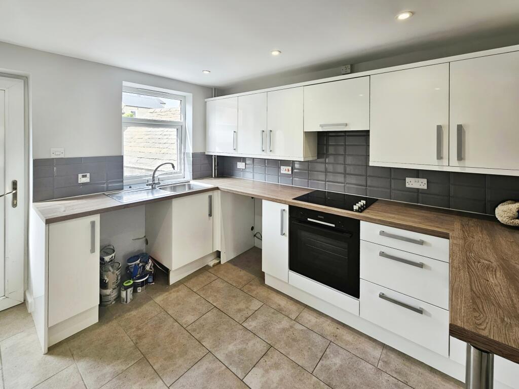 2 bed Apartment for rent in Stamford. From Leaders - Stamford
