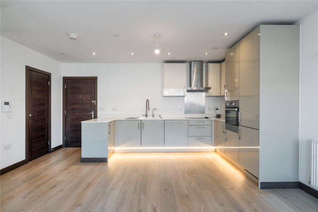 2 bed 1st Floor Flat for rent in Peterborough. From Leaders - Stamford