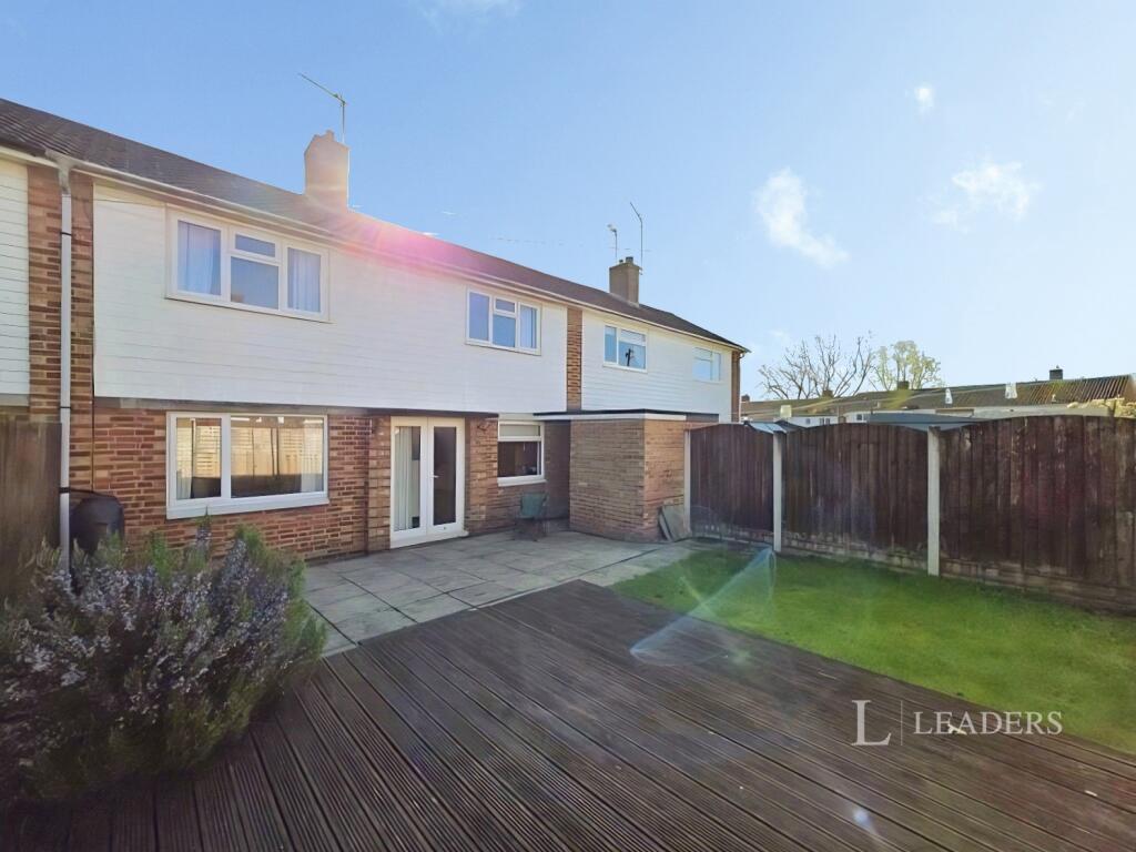 3 bed Mid Terraced House for rent in Oakham. From Leaders - Stamford