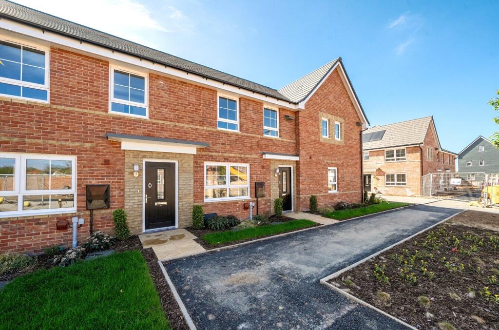 3 bed Mid Terraced House for rent in . From Leaders - Stamford