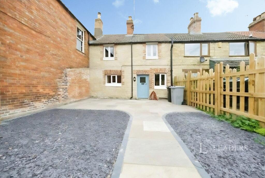 2 bed Mid Terraced House for rent in Castle Bytham. From Leaders - Stamford 2 bed Mid Terraced House for rent in Castle Bytham. From Leaders - Stamford