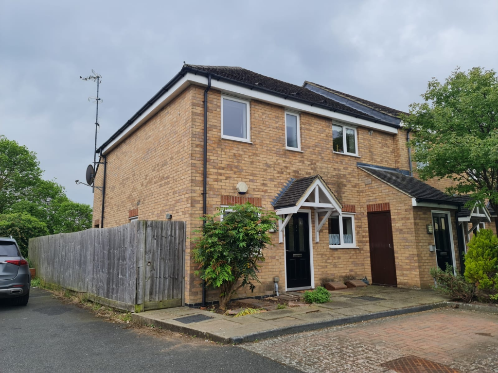 2 bed 1st Floor Flat for rent in Deeping Gate. From Leaders - Stamford