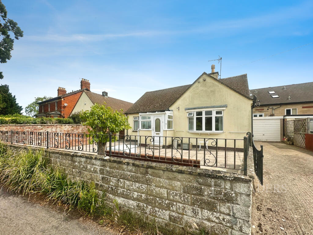 2 bed Bungalow for rent in Stonehouse. From Leaders - Stroud