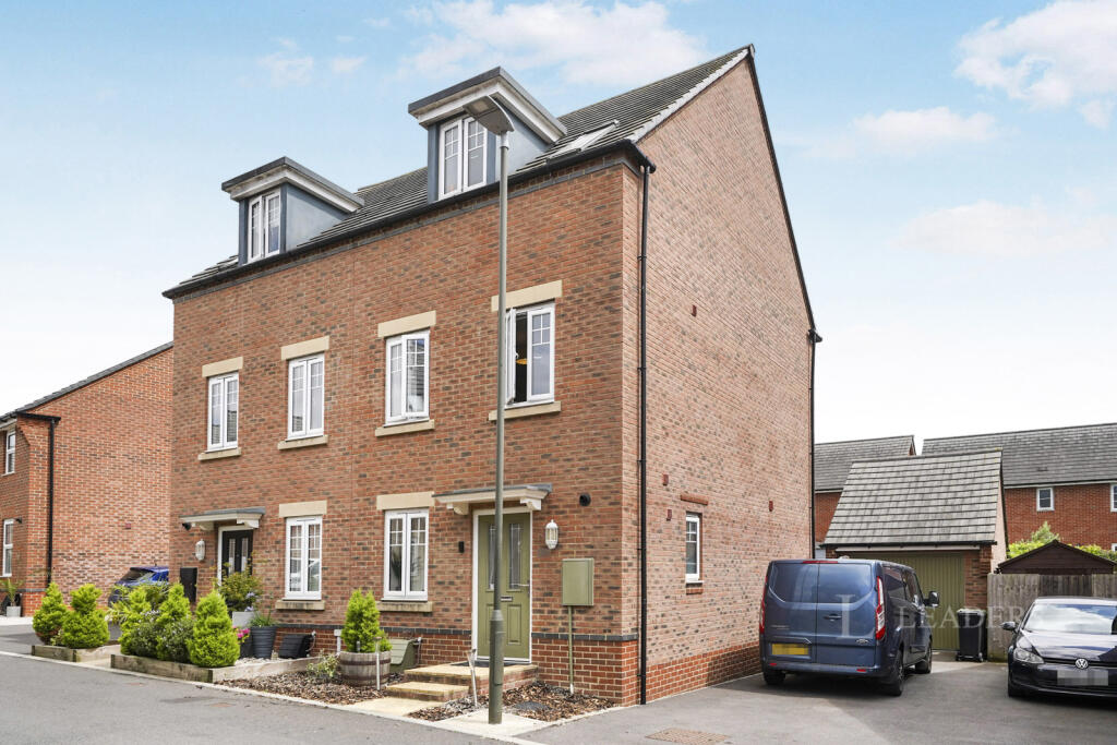 4 bed Semi Detached for rent in Nupend. From Leaders - Stroud