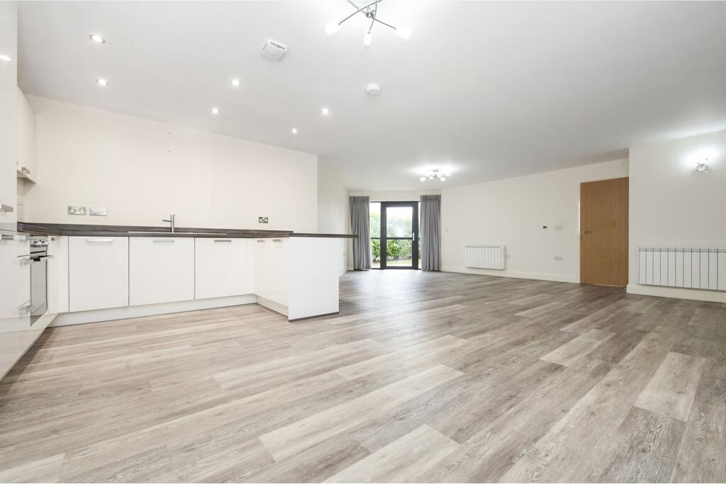 2 bed 1st Floor Flat for rent in Tetbury. From Leaders - Stroud 2 bed 1st Floor Flat for rent in Tetbury. From Leaders - Stroud