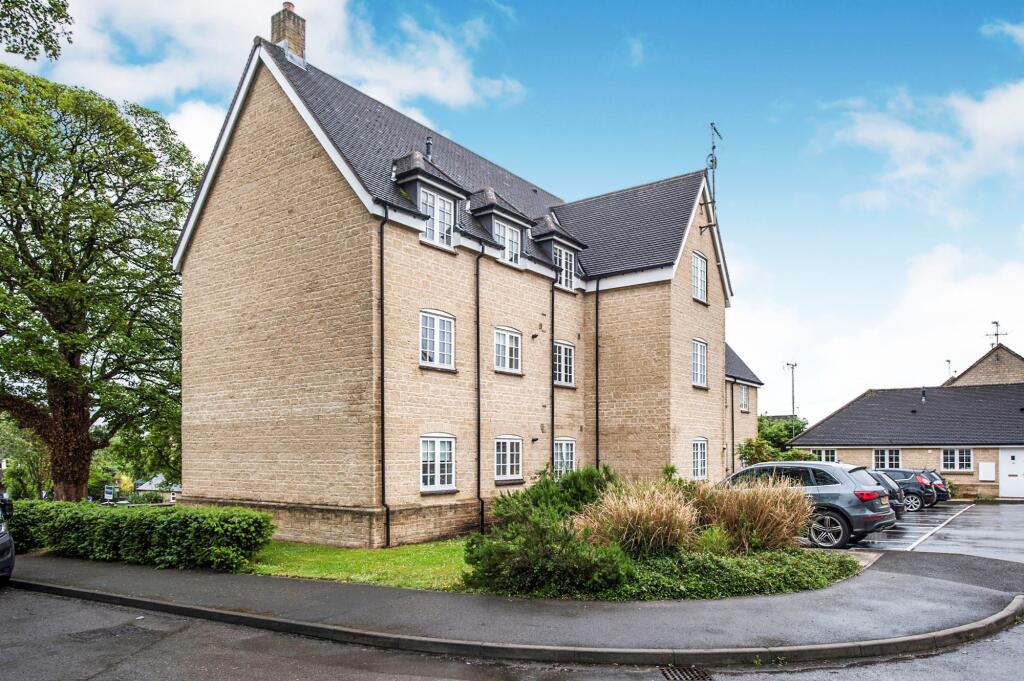 3 bed 1st Floor Flat for rent in Long Newnton. From Leaders - Stroud
