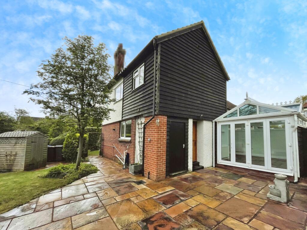3 bed Semi-Detached House for rent in . From Leaders - Sudbury
