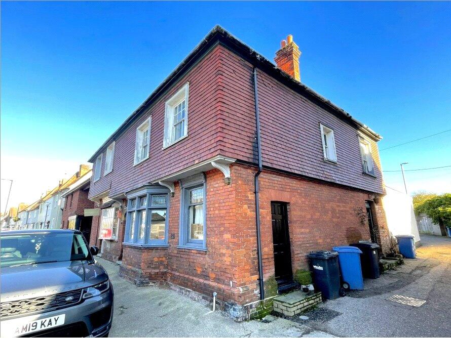 3 bed 1st Floor Flat for rent in Long Melford. From Leaders - Sudbury