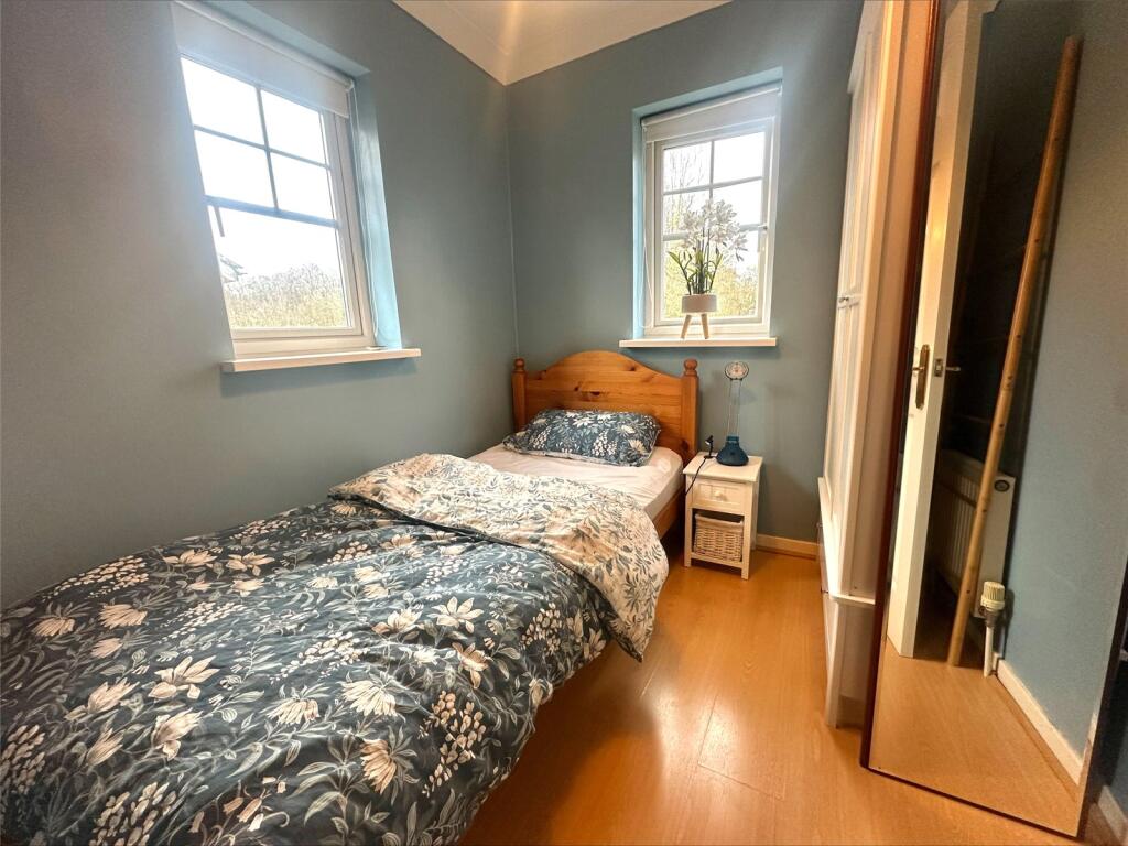 1 bed Detached for rent in Halstead. From Leaders - Sudbury