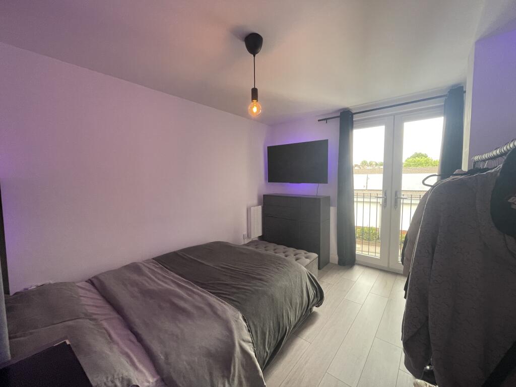 1 bed 1st Floor Flat for rent in Rodbridge Corner. From Leaders - Sudbury