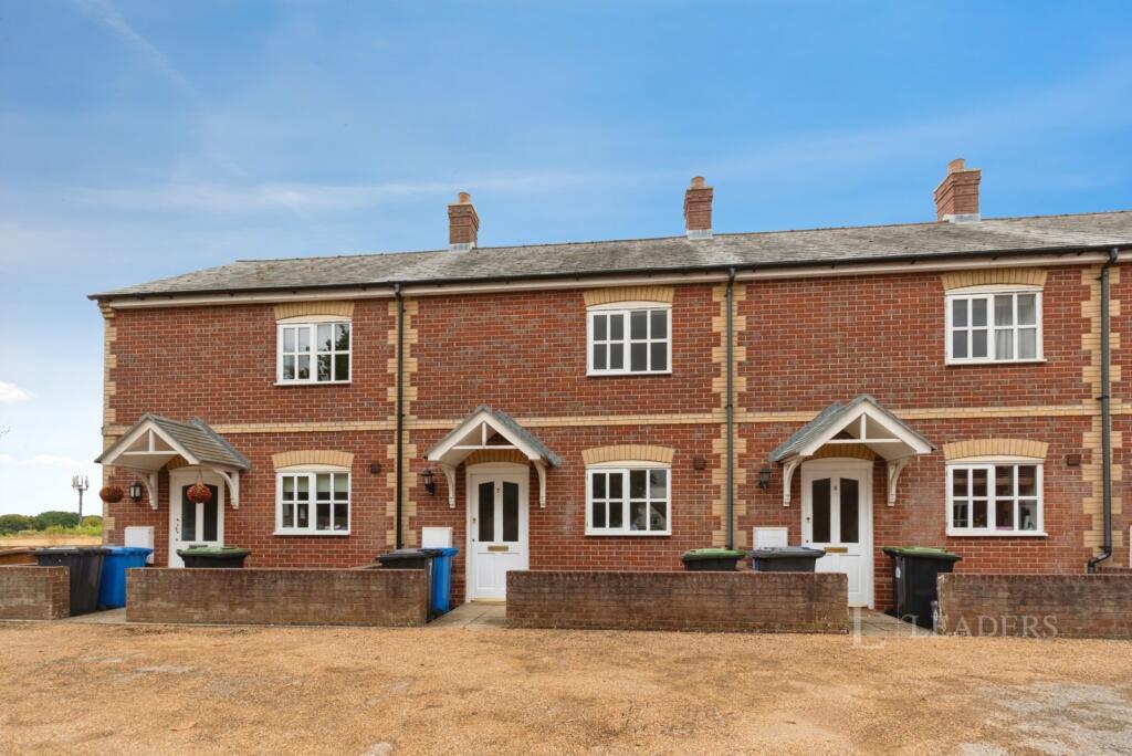 4 bed Mid Terraced House for rent in Glemsford. From Leaders - Sudbury