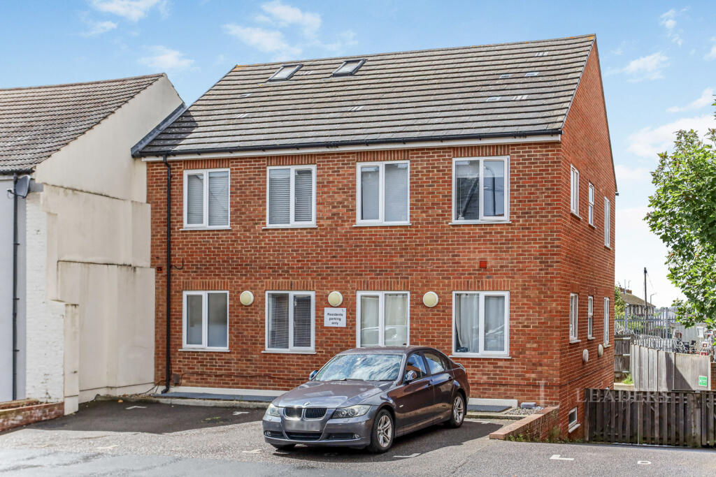 1 bed 1st Floor Flat for rent in Boxley. From Leaders Sales - Tonbridge