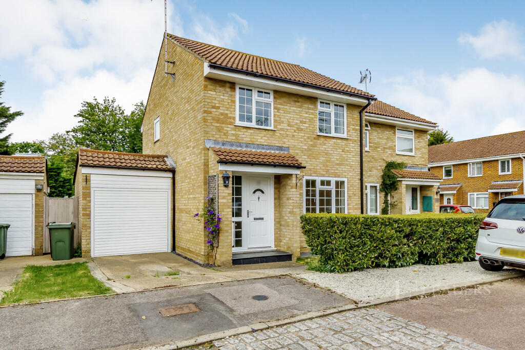 3 bed Detached for rent in Paddock Wood. From Leaders Sales - Tonbridge 3 bed Detached for rent in Paddock Wood. From Leaders Sales - Tonbridge